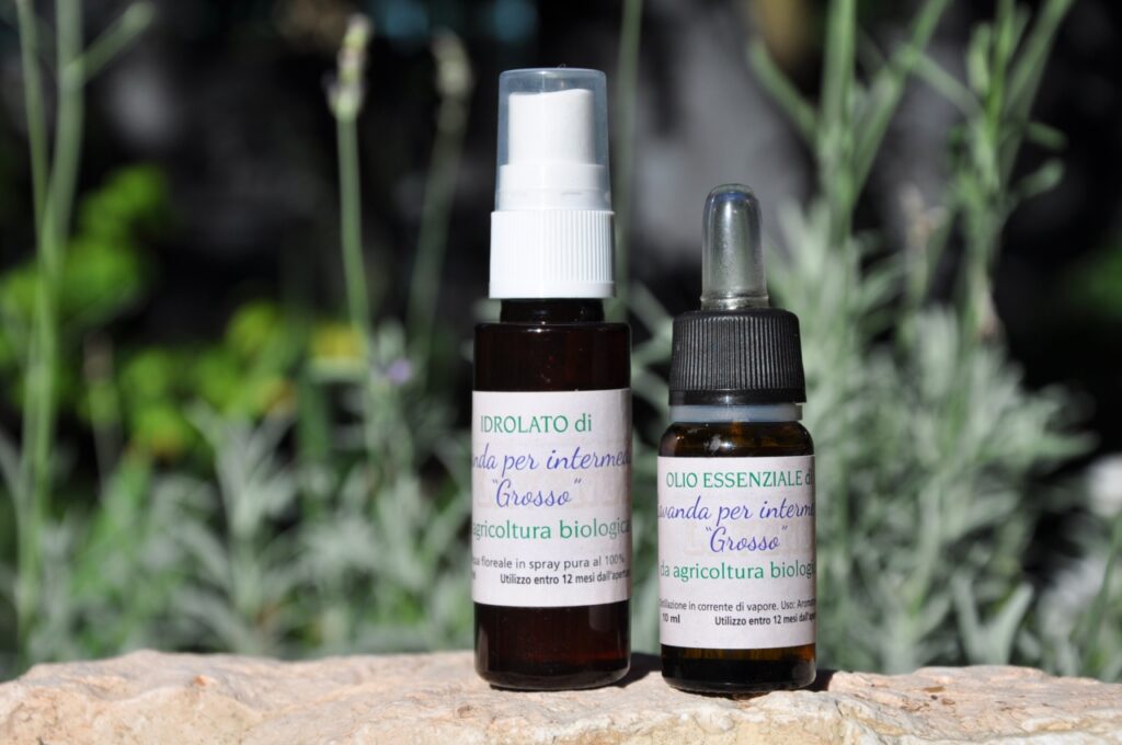 Idrolato e Olio essenziale di lavanda da Agricoltura Biologica Meneghelli